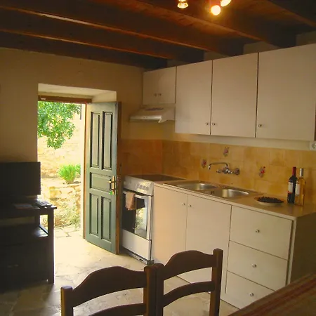 Adamantia 3* Gaios