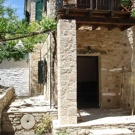 Ξενοδοχείο με διαμερίσματα αδαμαντία