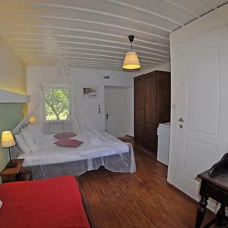 Adamantia Lägenhetshotell 3*